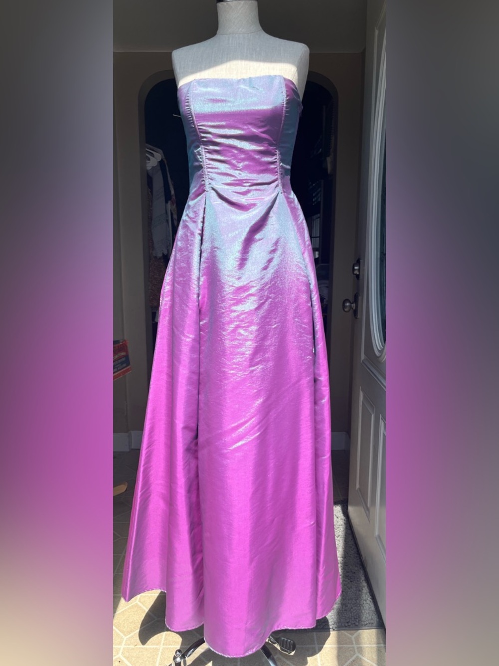 Jessica McClintock millennium 2000 Iridescent Purple iridescent  Gown